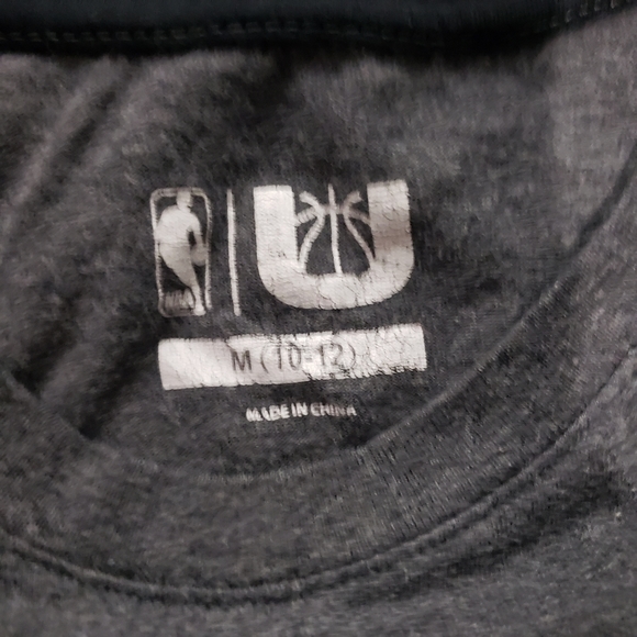 Boys NBA Cleveland Cavaliers top size 10/12 - Picture 2 of 4